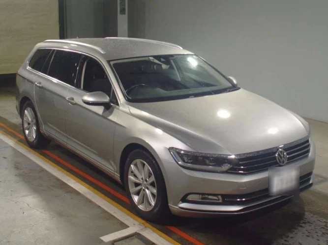 VOLKSWAGEN PASSAT VARIANT 2015