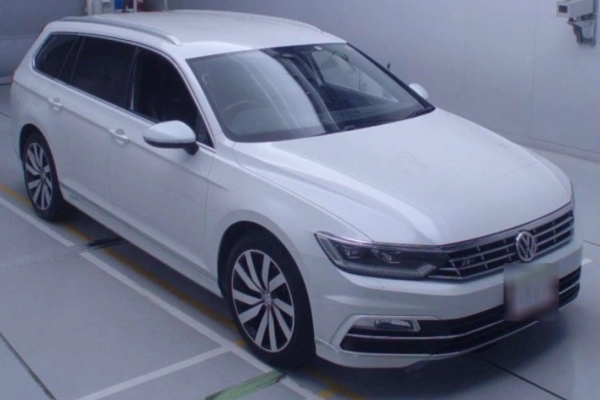 VOLKSWAGEN PASSAT VARIANT  R-Line