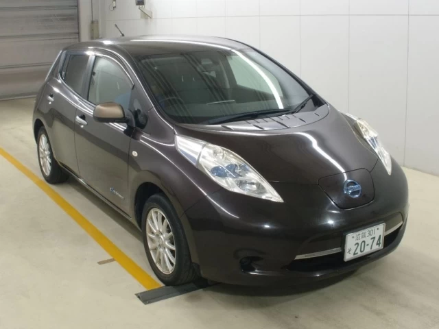 Nissan Leaf AZE0-114386