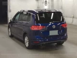 VW Golf Touran 2018 1