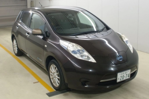 Nissan Leaf AZE0-114386