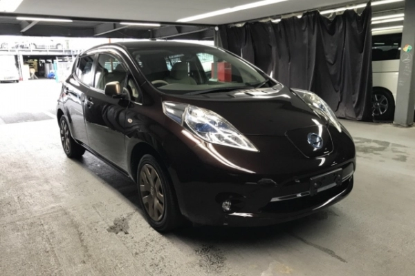 Nissan Leaf AZE0-112680