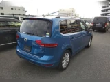 VOLSKWAGEN GOLF TOURAN 1