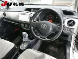 TOYOTA VITZ 1.3  4WD 8