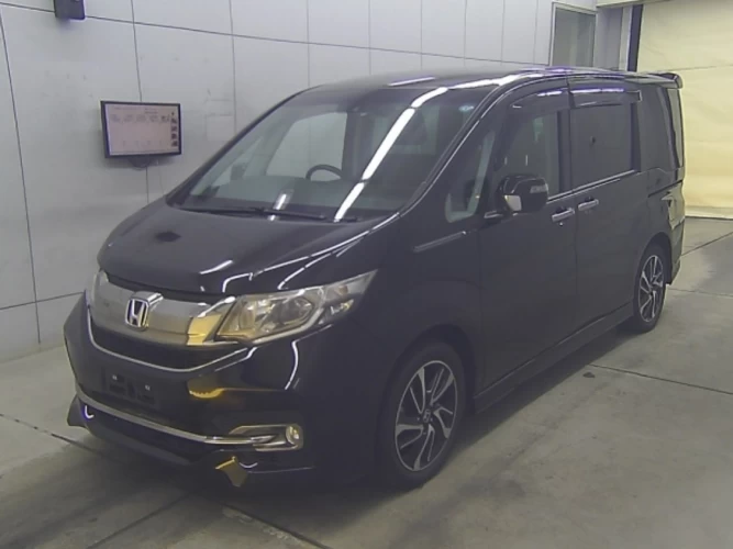 HONDA STEP WAGON  Cool Spirit  7 мест