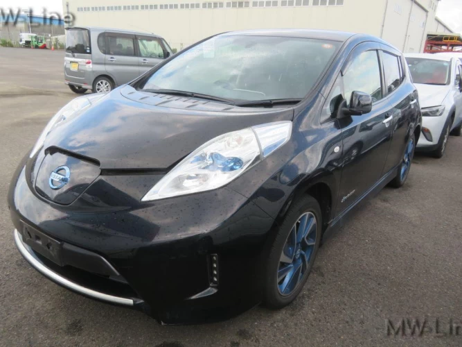 Nissan Leaf AZE0-108930