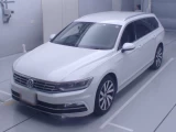 VOLKSWAGEN PASSAT VARIANT  R-Line 9